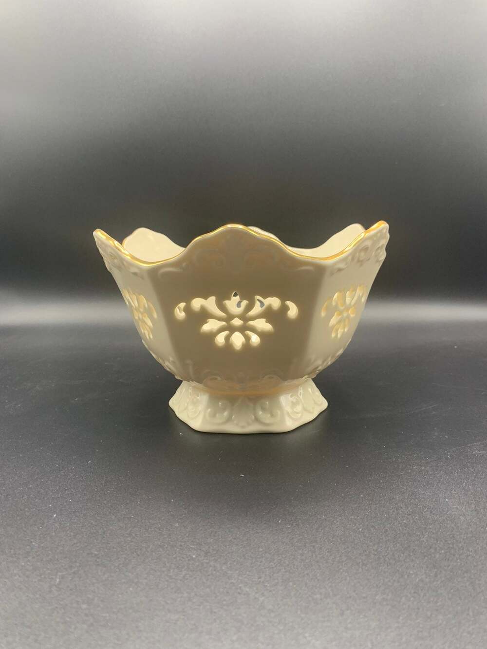 ✨ Lenox Special Langtry Collection 7” Pierced Footed Ivory Bowl w/ 24K Gold ✨
